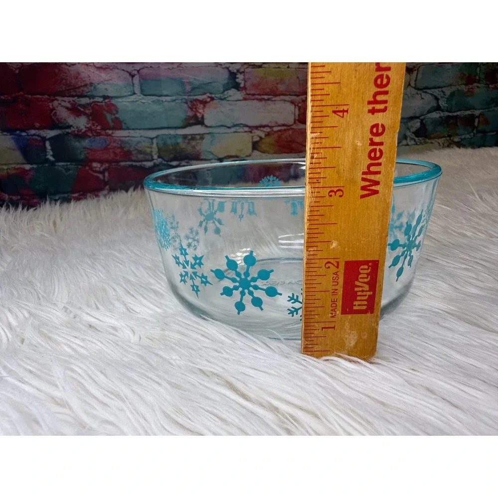 Pyrex 7201 Blue Snowflake Glass Storage Bowl with Lid 4 Cup Round Clear Vintage